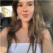 Profesora particular que ofrece clases a alumnos de la ESO y bachillerato en las materias que necesiten